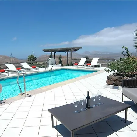 Sleeps 10 With Pool And Air Con * Nazaret