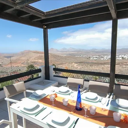 Sleeps 10 With Pool And Air Con فيلة Nazaret