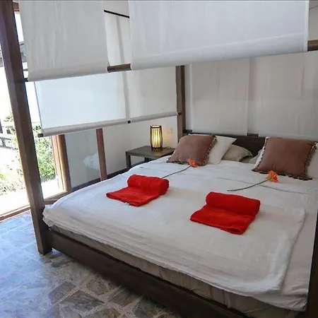Sleeps 10 With Pool And Air Con فيلة Nazaret