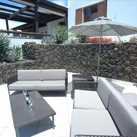 Villa Sleeps 10 With Pool And Air Con Nazaret