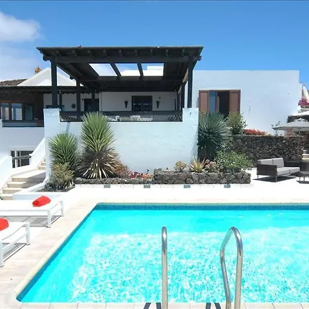 Sleeps 10 With Pool And Air Con * Nazaret